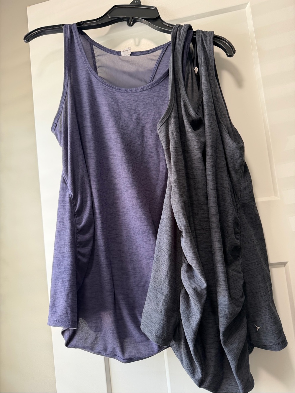 Bundle of 2 Old Navy Women's Heathered Breathe ON Mesh-Back Tank Top small